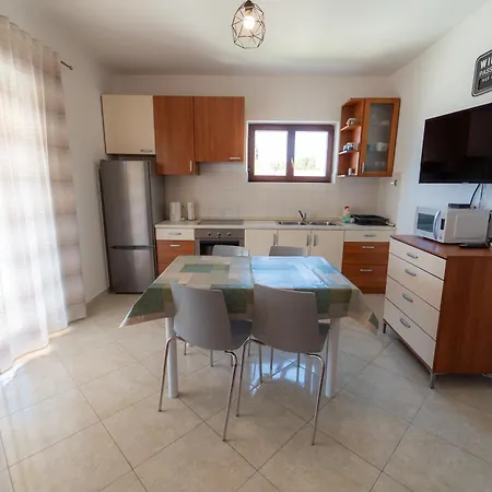 Ivos Appartement *